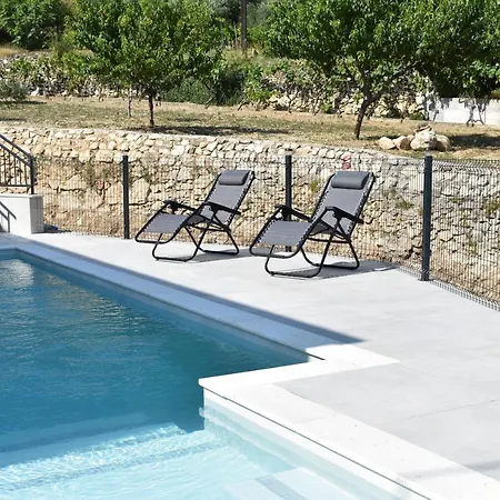 M&M Apartments With Pool Kastel Luksic Exterior photo