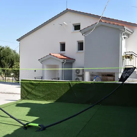 M&M Apartments With Pool Kastel Luksic Exterior photo