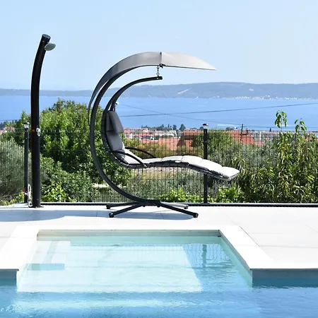 M&M Apartments With Pool Kastel Luksic Exterior photo