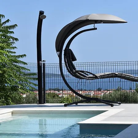 M&M Apartments With Pool Kastel Luksic Exterior photo