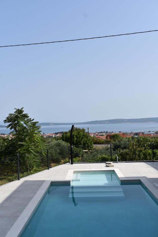 M&m With Pool * Kastel Luksic