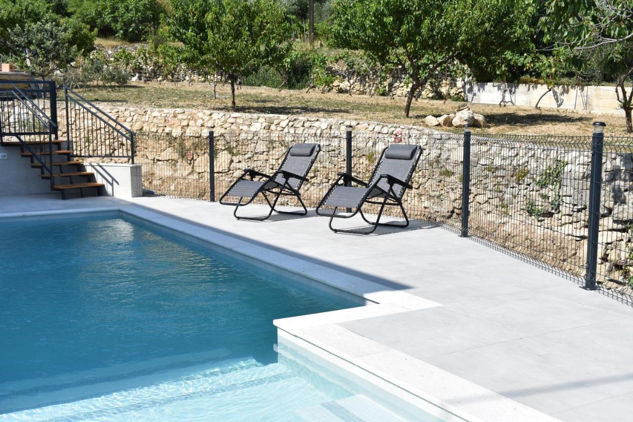M&m With Pool * Kastel Luksic