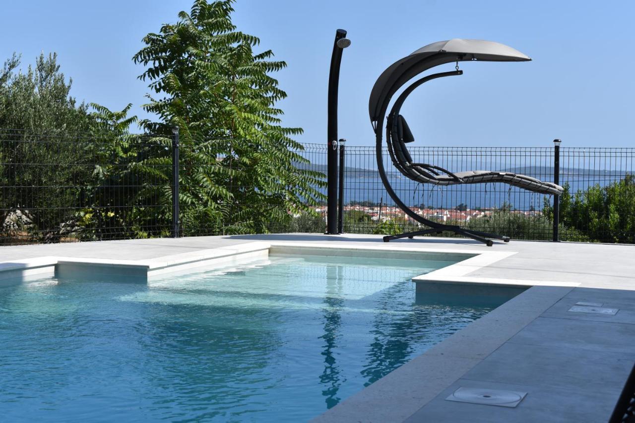 Apartment M&m With Pool